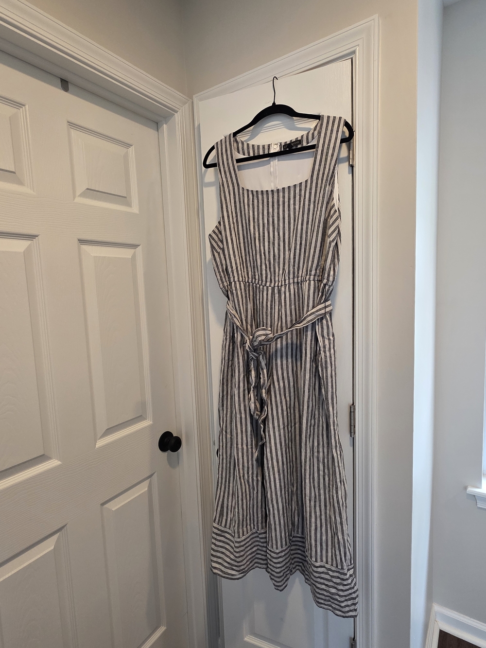 Sleeveless Striped Midi Dress in White and Gray